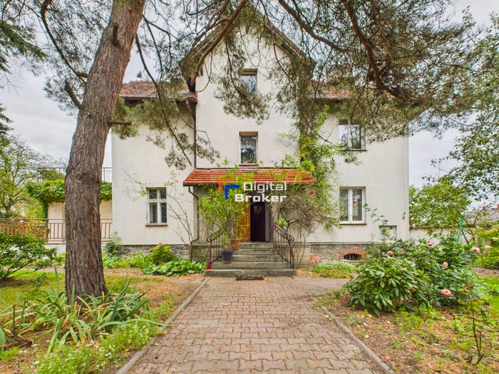 Dom 8-pokojowy na sprzedaż, Pustków Żurawski