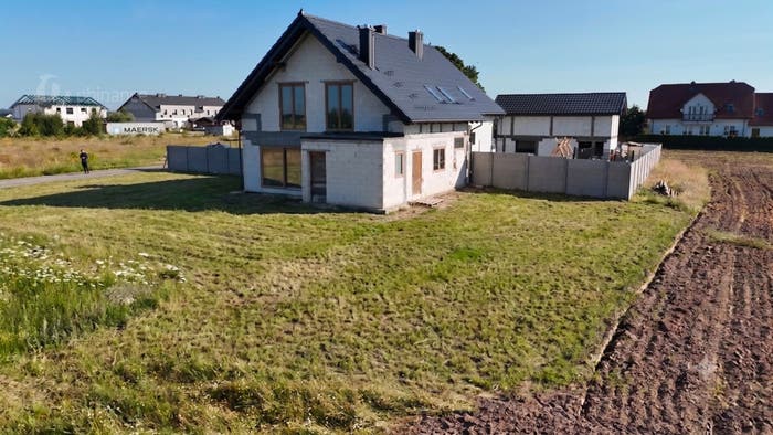 Mieszkanie 4-pokojowe na sprzedaż, Banino