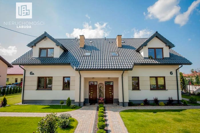 Dom 10-pokojowy na sprzedaż, Stężyca
